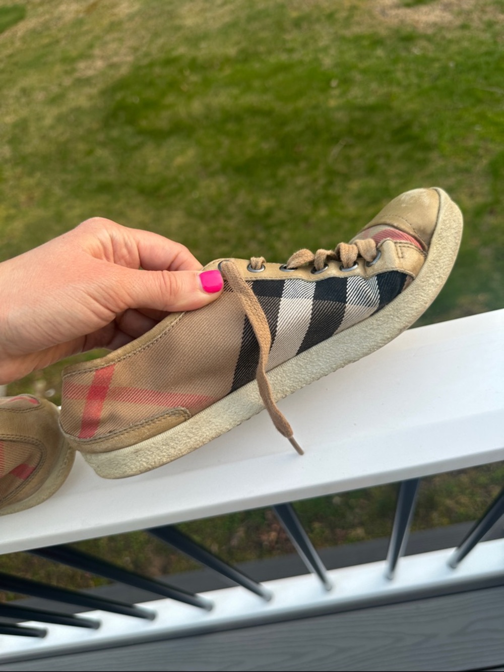 Burberry Vintage House Check Pattern Sneakers - Picture 8 of 16